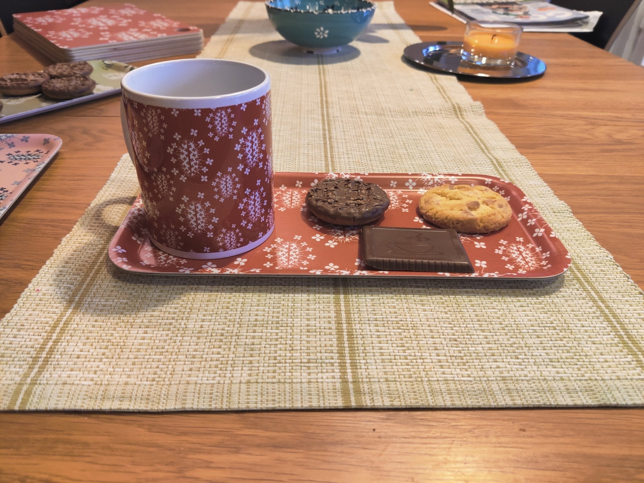 Image of Aamiaistarjotin - Tuhero / Puskapalovaara - Vittujen Kevät