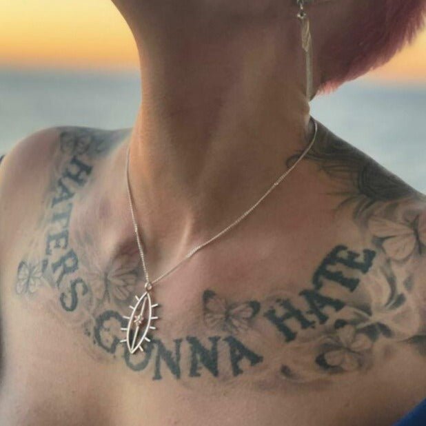 Image of Hiekkaa Pillussa Kaulakoru + panssariketju - Vittujen Kevät