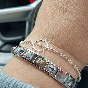 Image of Hiekkaa Pillussa Ranneketju - Vittujen Kevät