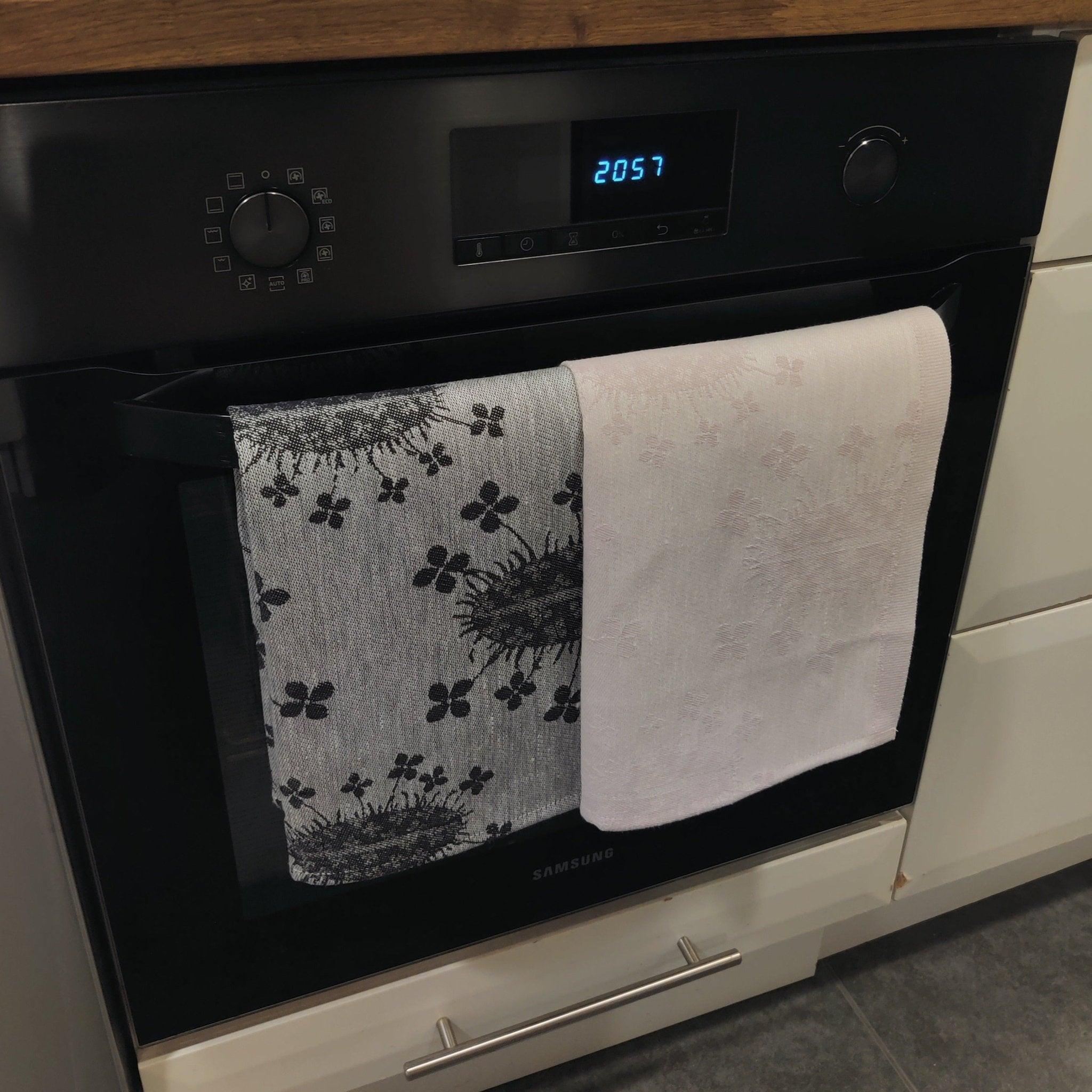 Keittiöpyyhe - Tuhero / Puskapalovaara - Vittujen Kevät