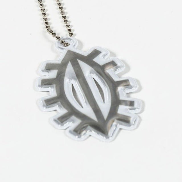 Image of Nyt vittu näkyy! -heijastin - Vittujen Kevät