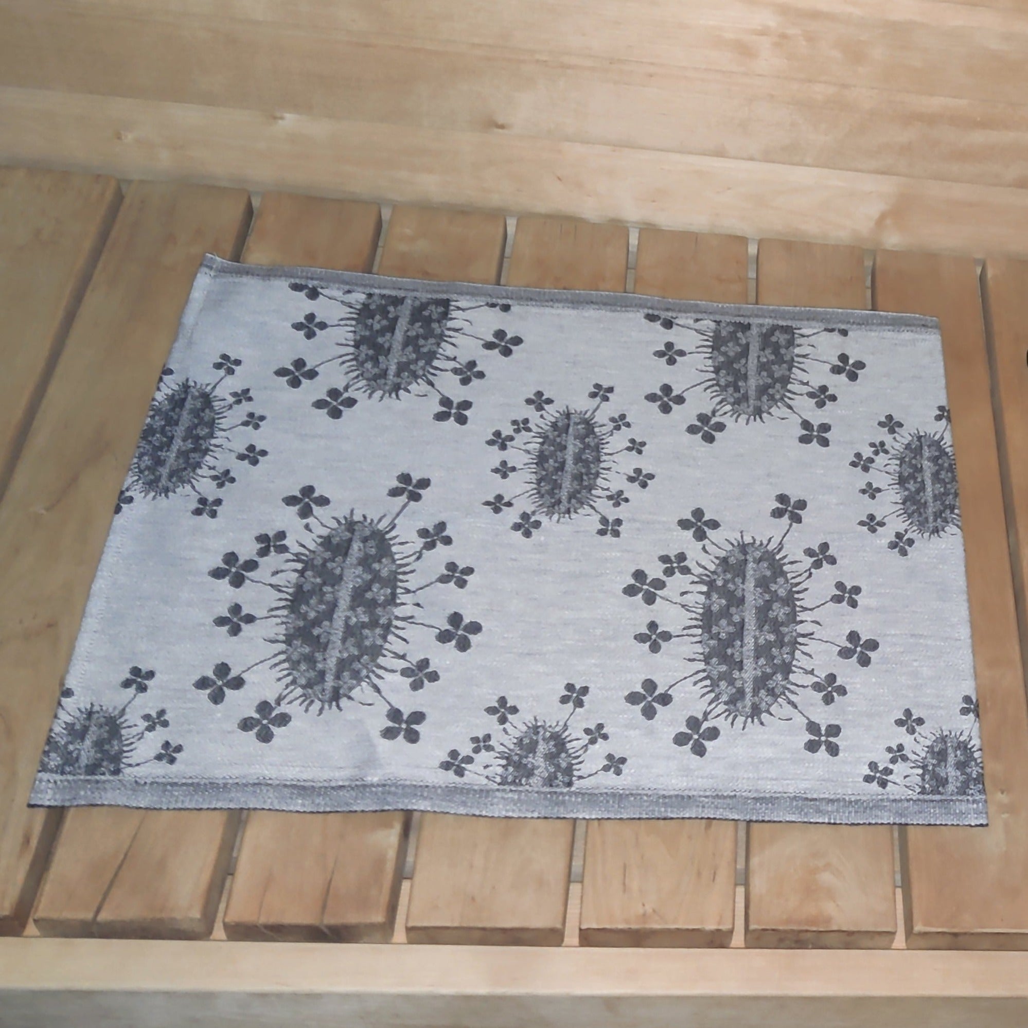 Pefletti - Tuhero / Puskapalovaara - Jokipiin Pellava - Vittujen Kevät