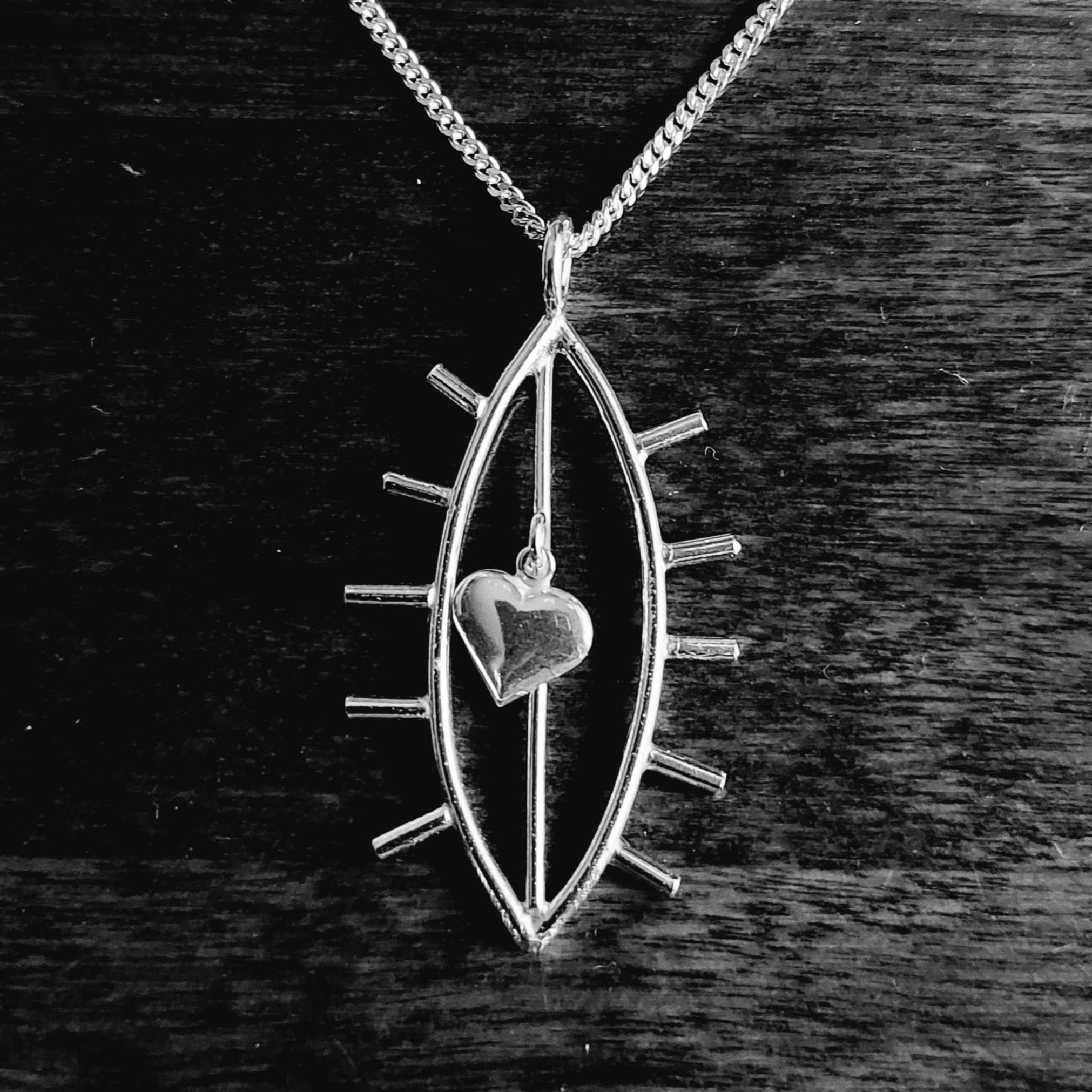 Image of Vittu Lovee Kaulakoru + panssariketju - Vittujen Kevät