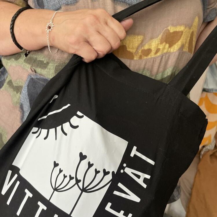 Image of Vittujen kevät logo - kangaskassi - Vittujen Kevät