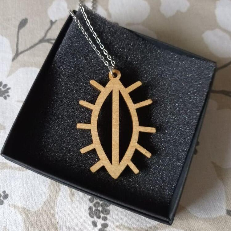 Vittujen kevät pillunpäre, kaulakoru - Vittujen Kevät