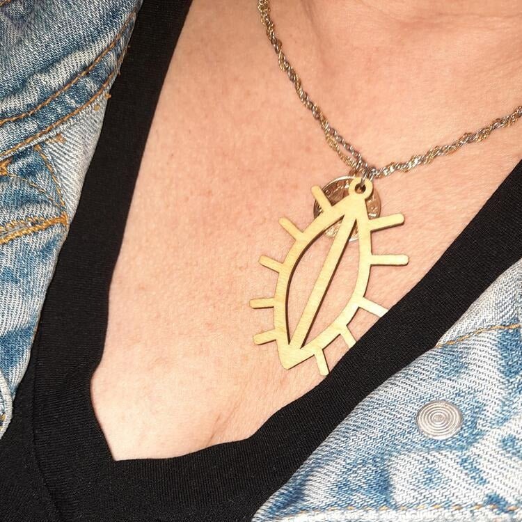 Image of Vittujen kevät pillunpäre, kaulakoru - Vittujen Kevät