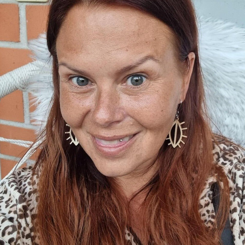 Vittujen kevät pillunpäre, korvakorut - Vittujen Kevät